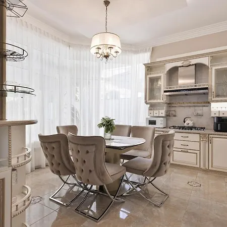 Feeria Fontana 4 Bedroom Close Villa