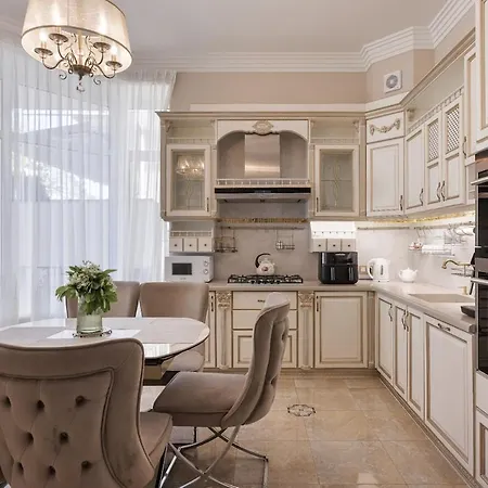 Feeria Fontana 4 Bedroom Close Villa *