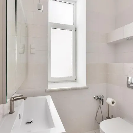 Feeria Fontana 4 Bedroom Close * Odesa