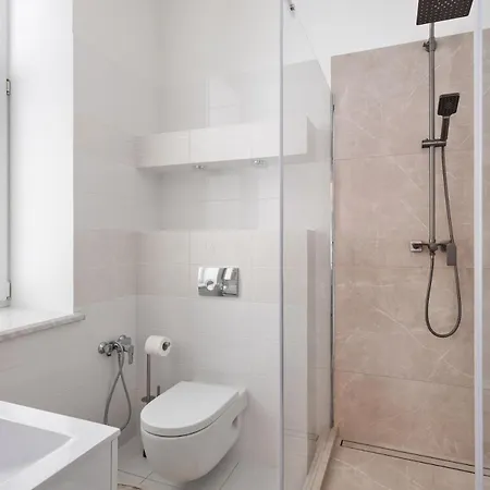Feeria Fontana 4 Bedroom Close Villa Odesa