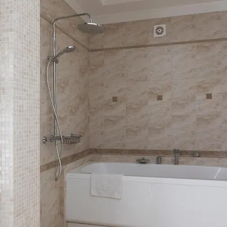 Villa Feeria Fontana 4 Bedroom Close